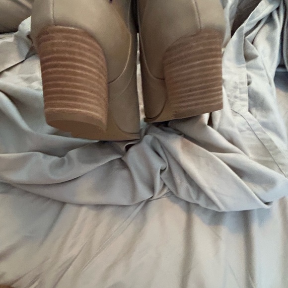 Ankle boots. - Picture 5 of 5